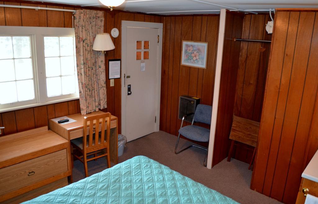 Chamber Lane Motel Round Lake Номер фото