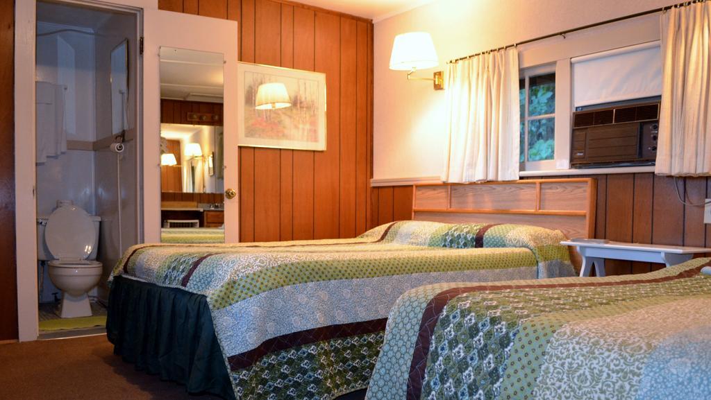 Chamber Lane Motel Round Lake Номер фото