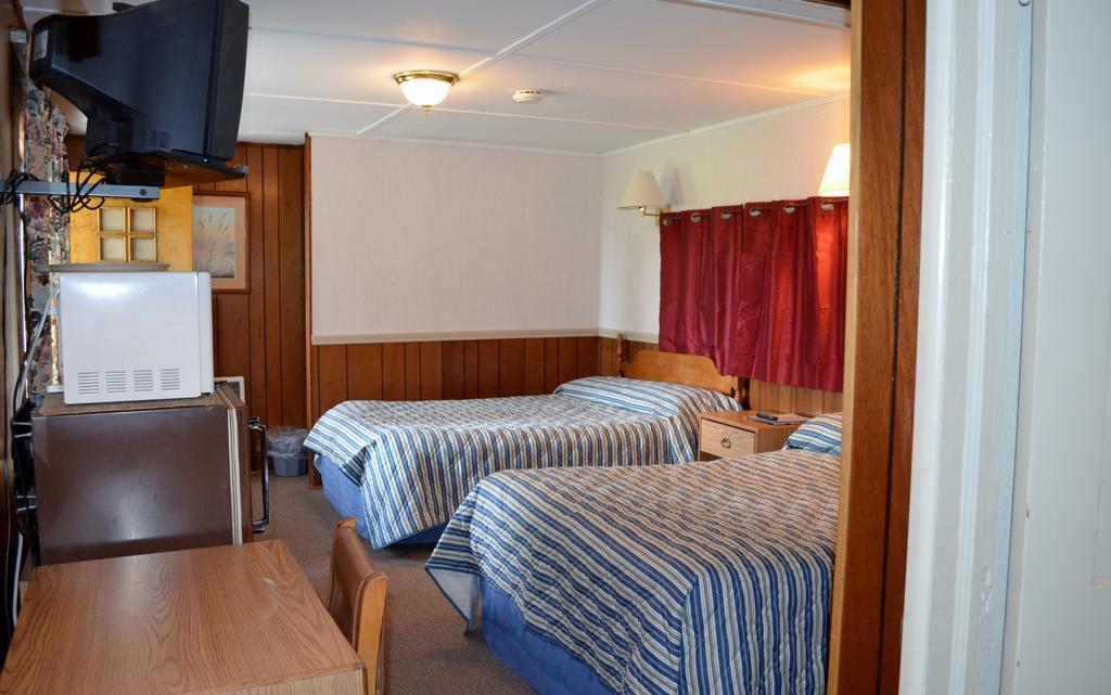 Chamber Lane Motel Round Lake Номер фото